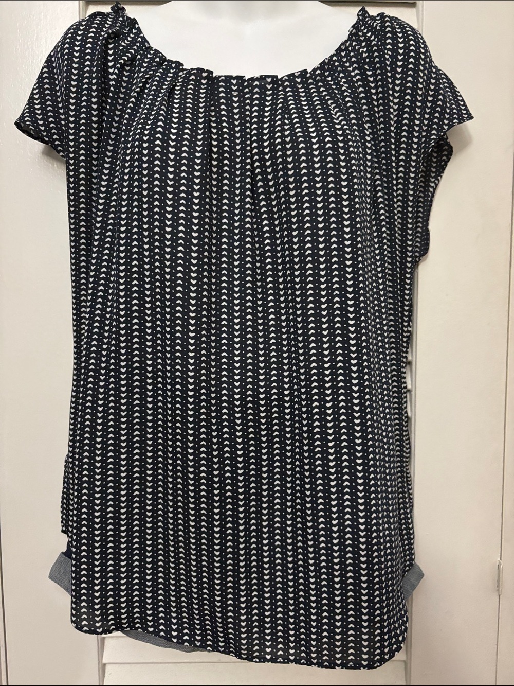 XL-LC Lauren Conrad Navy and White heart print Cap-Sleeve Blouse